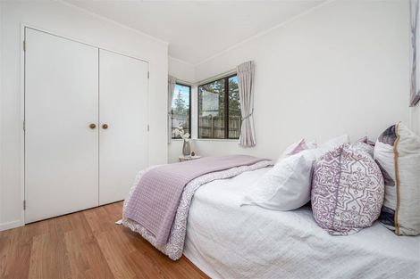 Photo of property in 64 Birdwood Road, Swanson, Auckland, 0612