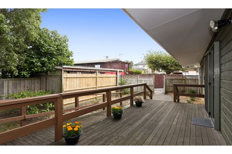 Photo of property in 3/41 Nikau Street, New Lynn, Auckland, 0600