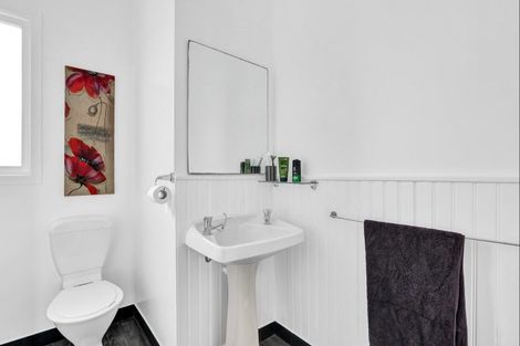 Photo of property in 13 Page Street, Stratford, 4332
