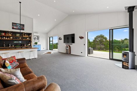 Photo of property in 21 Diamond Lane, Riverhead, 0793