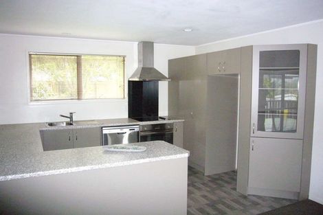 Photo of property in 8 Hillman Place, Ranui, Auckland, 0612