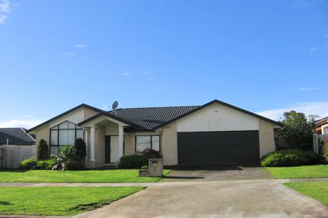 Photo of property in 12 Mulroy Place, East Tamaki Heights, Auckland, 2016