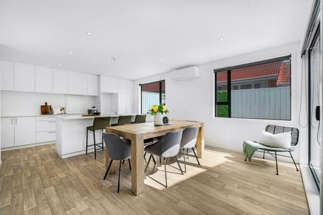 Photo of property in 37c Tawhiri Road, One Tree Hill, Auckland, 1061