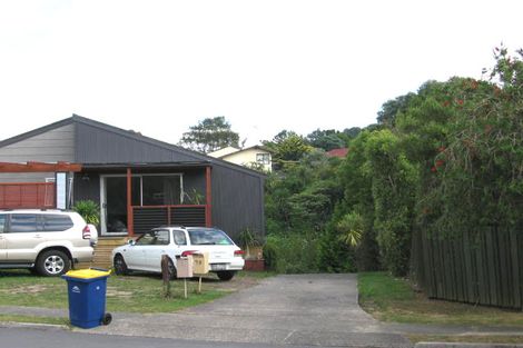 Photo of property in 2/9 Scarlock Avenue, Browns Bay, Auckland, 0630