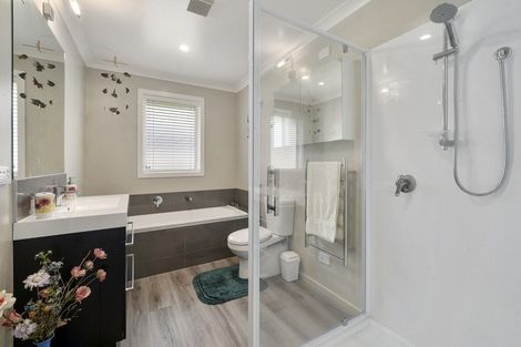 Photo of property in 31 Waipunahau Road, Waikanae, 5036