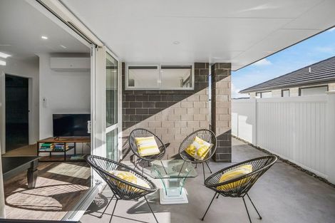 Photo of property in 18 Maturiki Drive, One Tree Point, 0118