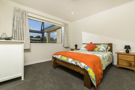 Photo of property in 113a Constable Road, Muriwai, Waimauku, 0881