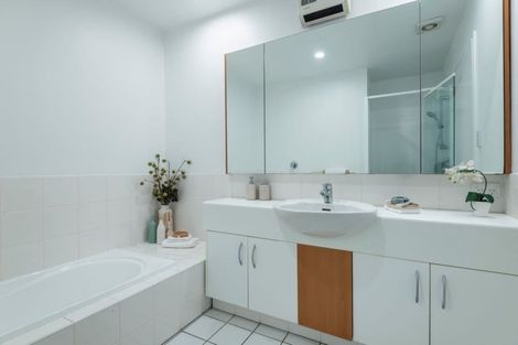 Photo of property in 7/8 Tobago Place, Sunnynook, Auckland, 0620