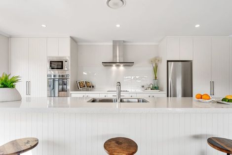 Photo of property in 7 Laurie Street, Red Beach, 0932