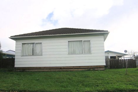 Photo of property in 42 Chatsworth Place, Highbury, Palmerston North, 4412
