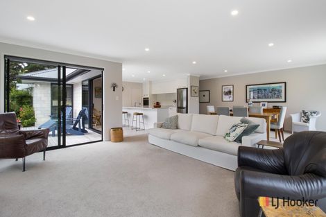 Photo of property in 11 Ian Place, Waihi Beach, 3611