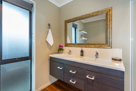 Photo of property in 21 Bernice Crescent, Yaldhurst, Christchurch, 8042