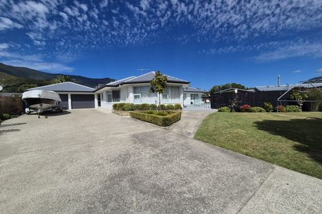 Photo of property in 4 Mara Place, Waikawa, Picton, 7220