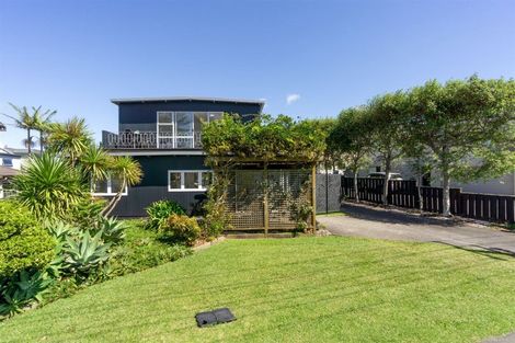 Photo of property in 1/16 Rangitoto Terrace, Milford, Auckland, 0620