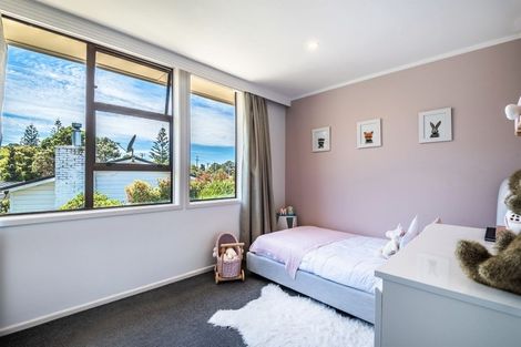 Photo of property in 10 Peter Terrace, Castor Bay, Auckland, 0620