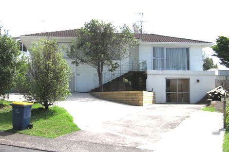 Photo of property in 5 Karo Place, Glendene, Auckland, 0602