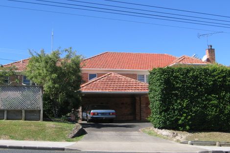 Photo of property in 2 Gulf Road, Murrays Bay, Auckland, 0630