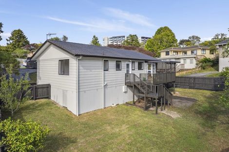 Photo of property in 15 Panzic Place, Glen Eden, Auckland, 0602