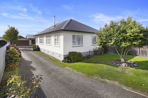 Photo of property in 28 Epsom Road, Sockburn, Christchurch, 8042