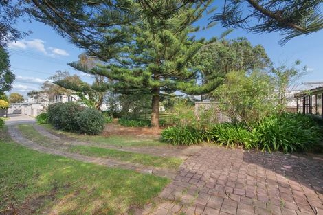 Photo of property in 135 Karewa Parade, Papamoa Beach, Papamoa, 3118