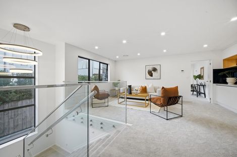 Photo of property in 5 Luff Place, Long Bay, Auckland, 0630