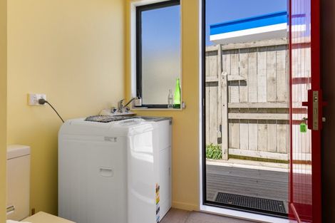 Photo of property in 1/202 Lake Terrace, Waipahihi, Taupo, 3330