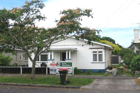 Photo of property in 32 Lambeth Road, Mount Eden, Auckland, 1041