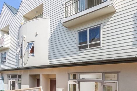 Photo of property in Henry Walton Flats, 3/2 Upper Queen Street, Auckland Central, Auckland, 1010