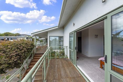 Photo of property in 8 Copperfield Terrace, Mellons Bay, Auckland, 2014