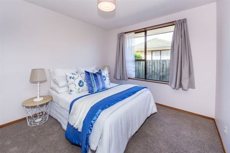 Photo of property in 2/78 Solomon Avenue, Redwood, Christchurch, 8051