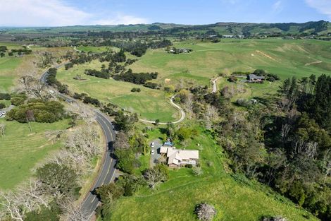 Photo of property in 1175 South Head Road, South Head, Helensville, 0874