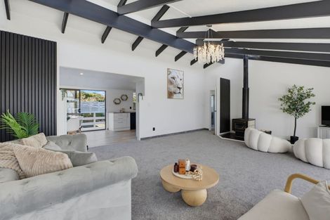 Photo of property in 16 Kaiwaka-mangawhai Road, Kaiwaka, 0975