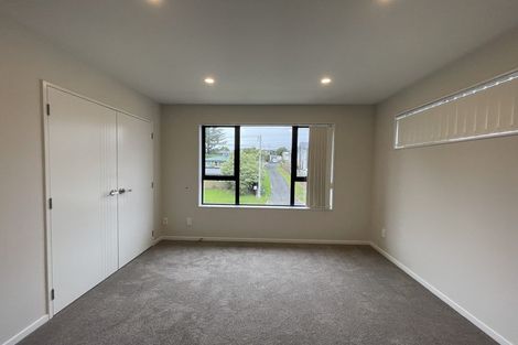 Photo of property in 30a Lowtherhurst Road, Massey, Auckland, 0614