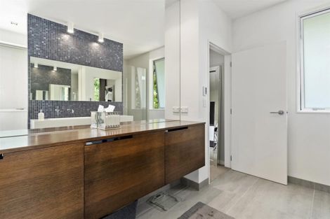 Photo of property in 8 Sylvan Park Avenue, Milford, Auckland, 0620