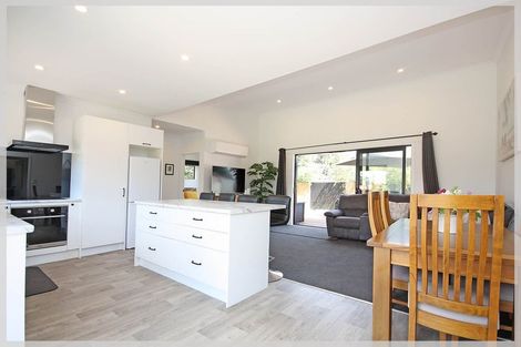 Photo of property in 6 Dustin Street, Foxton Beach, Foxton, 4815