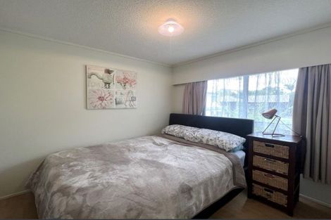 Photo of property in 1/3 Forsythe Place, Massey, Auckland, 0614