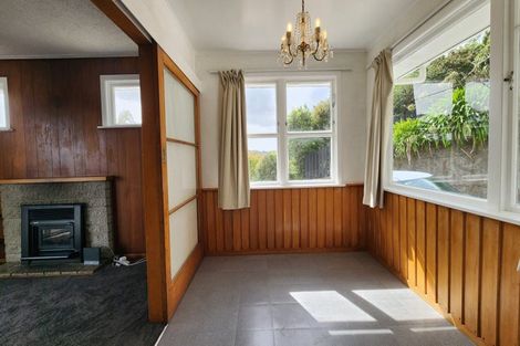Photo of property in 28 Huntingdon Street, Northland, Wellington, 6012