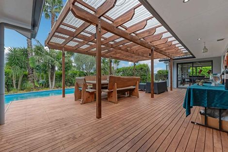 Photo of property in 1093 Glenbrook Road, Glenbrook, Waiuku, 2681