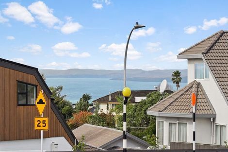 Photo of property in 210 East Coast Road, Forrest Hill, Auckland, 0620