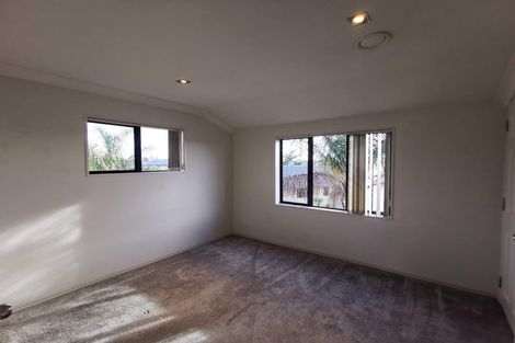 Photo of property in 46 Waimanu Bay Drive, Te Atatu Peninsula, Auckland, 0610