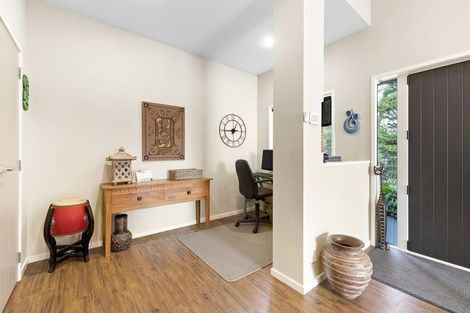 Photo of property in 174 Forest Hill Road, Henderson, Auckland, 0612