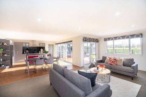 Photo of property in 222 Oroua Road, Kairanga, Palmerston North, 4475