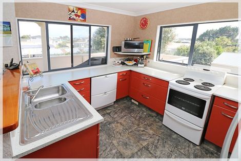Photo of property in 34a Shortt Street, Foxton Beach, Foxton, 4815