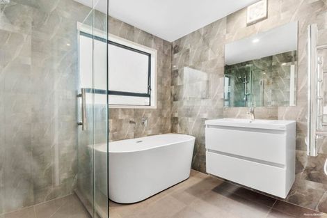 Photo of property in 2/19 Bowman Road, Forrest Hill, Auckland, 0620