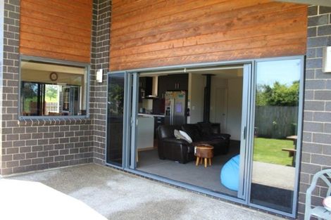 Photo of property in 11 Toiora Close, Takaka, 7110