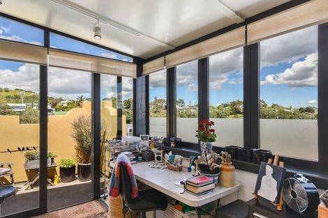 Photo of property in 1/25a Lake Road, Devonport, Auckland, 0624