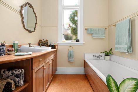 Photo of property in 17 Te Aroha Street, Hamilton East, Hamilton, 3216