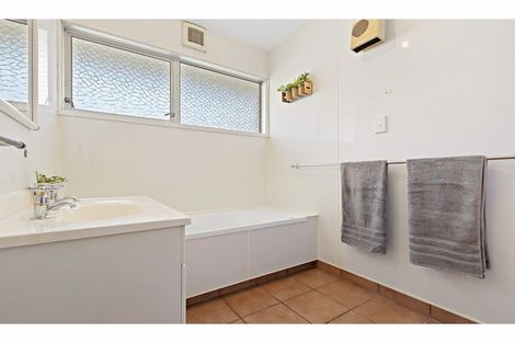 Photo of property in 12a Gamblins Road, Saint Martins, Christchurch, 8022