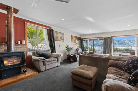 Photo of property in 374a Waikawa Road, Waikawa, Picton, 7220