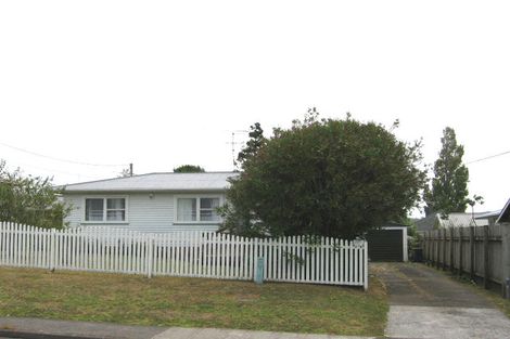 Photo of property in 28 Lancaster Road, Beach Haven, Auckland, 0626